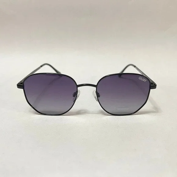 New Quay Australia Big Time Sunglasses Black Smoke Polarized display picture 1